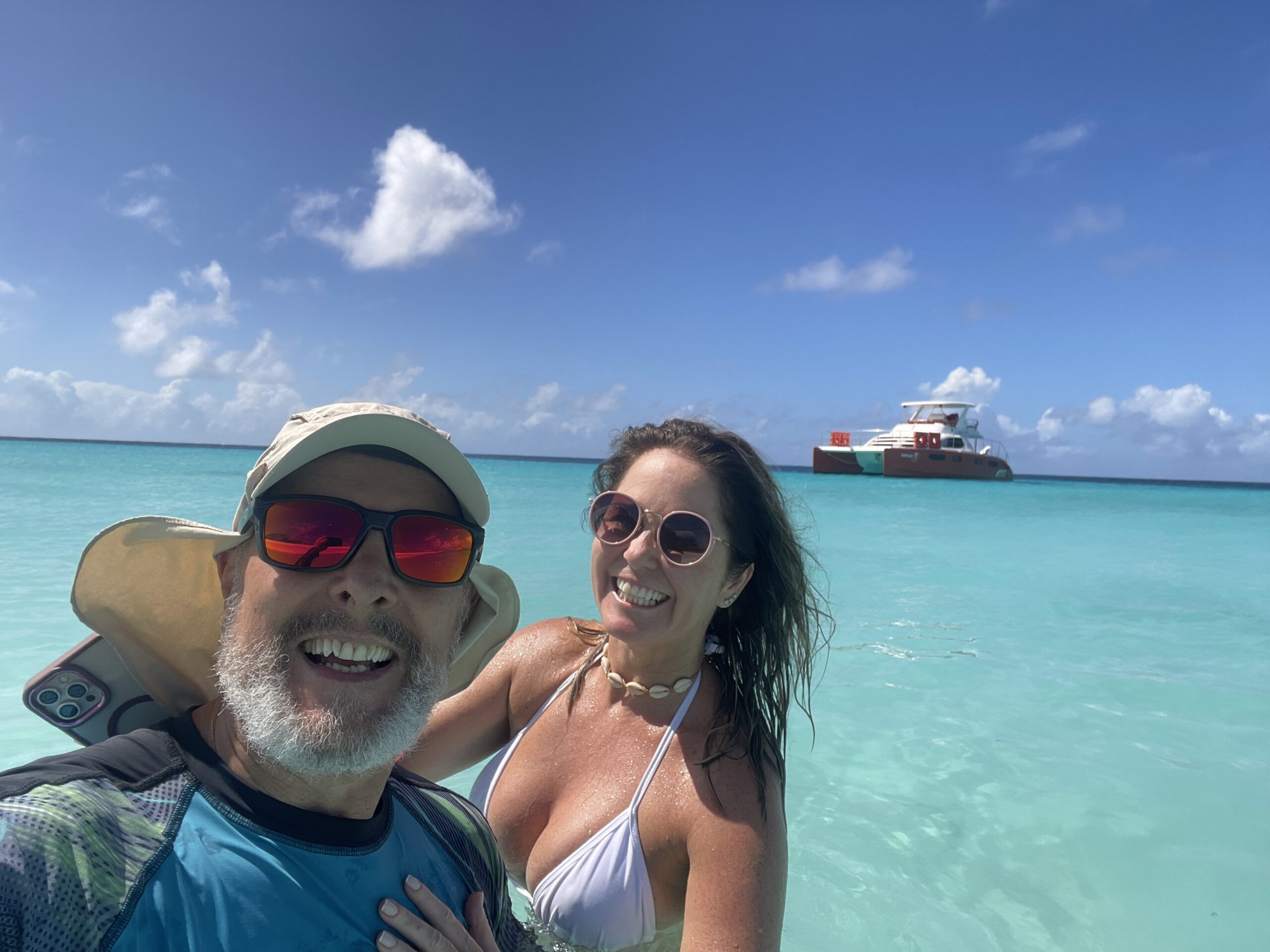 Bora pra Curaçao em 2025? Descubra tudo sobre esse destino paradisíaco! Foto no Barco
