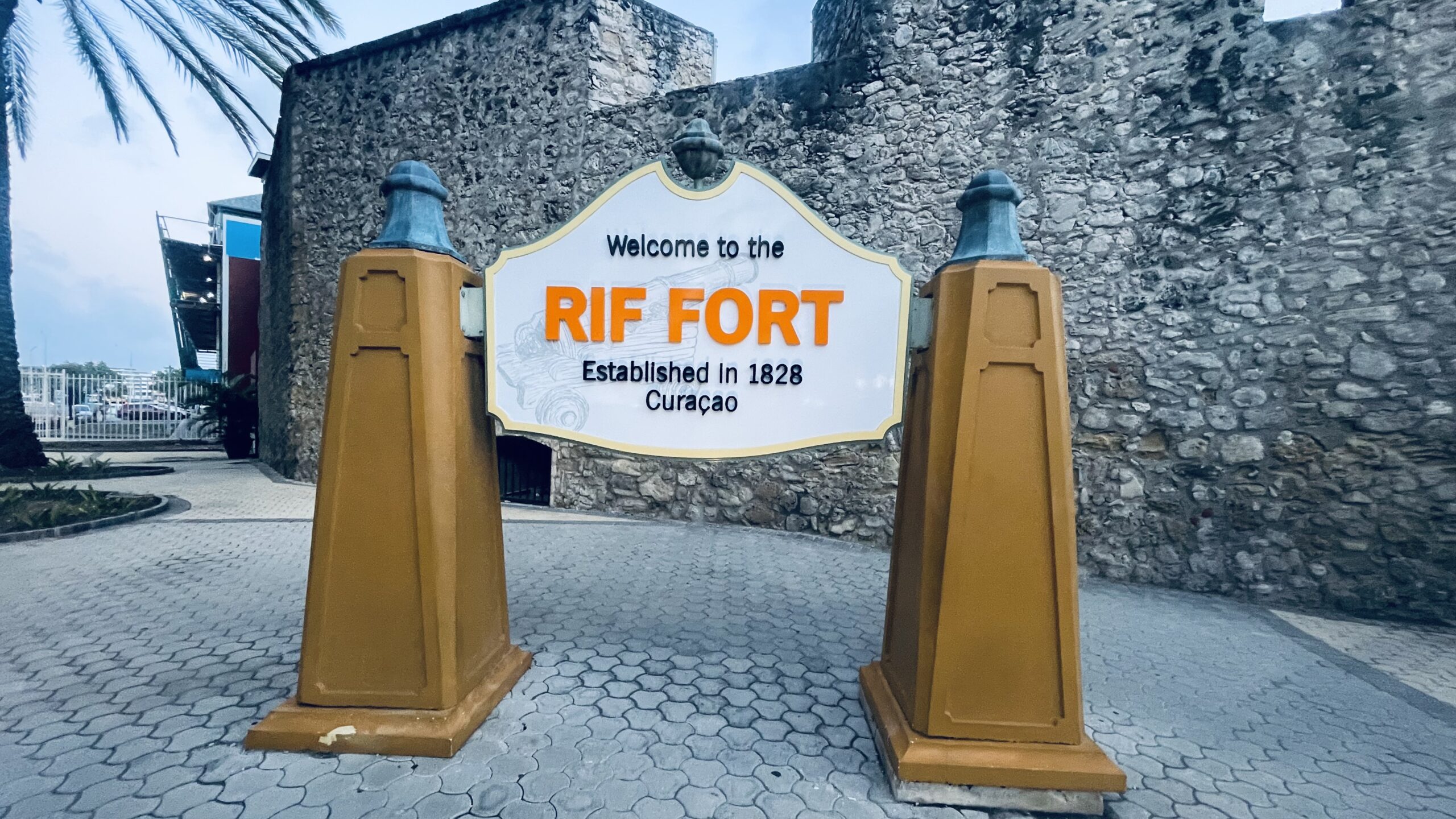 Hospedagem All Inclusive em Curaçao: Nossa Experiência no Resort & Pôr do Sol Inesquecível
